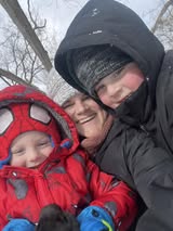 Kelsey-Farris-children-bundled-up-Clarksville