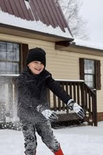 Shelby-Cabello-laughing-in-snow